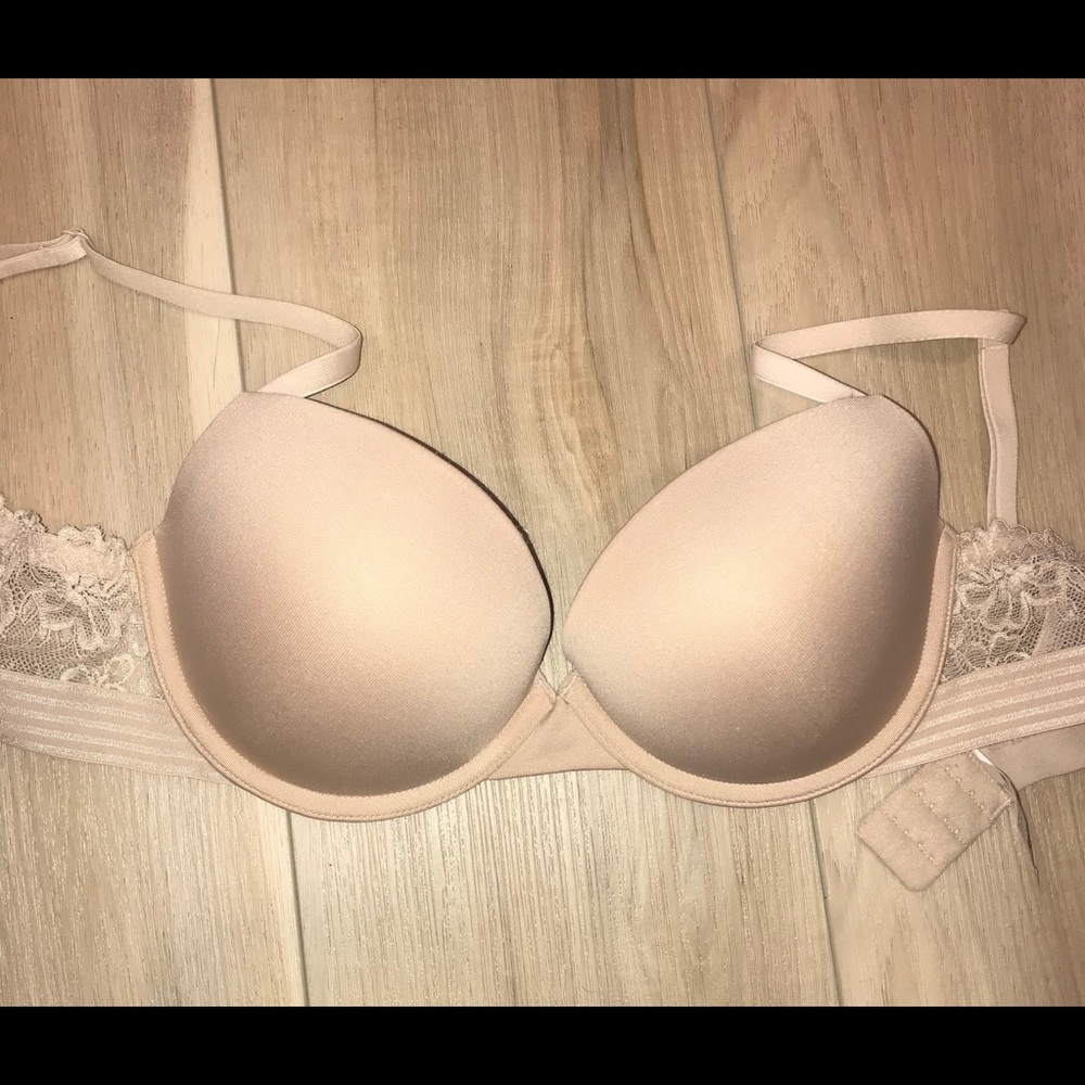 Worn once!! Great condition. Mega push up bra.